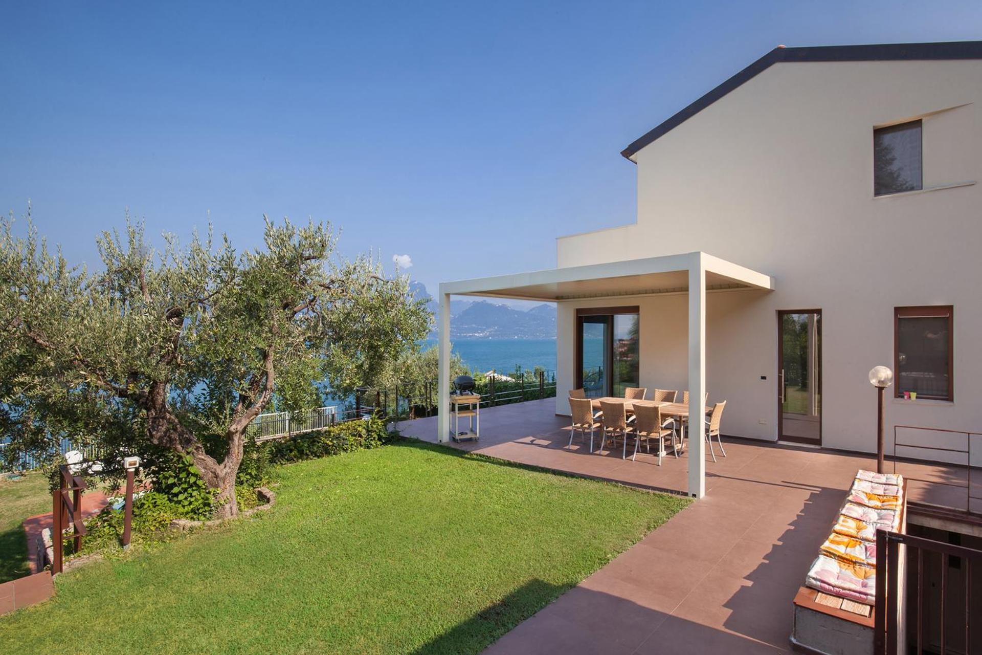 Casa Willhelm-Piscina E Vista Lago Apartment Albisano Exterior photo